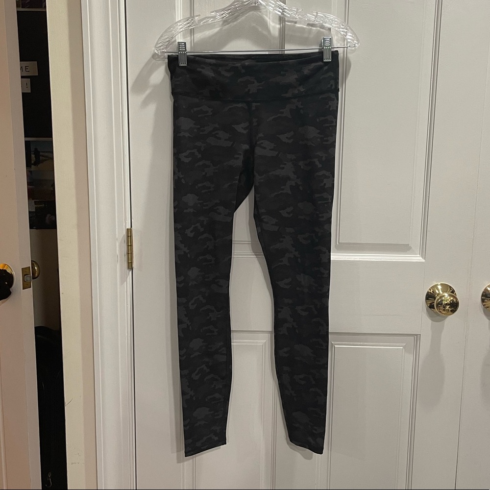 Fabletics camo leggings